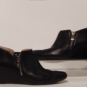 Womens Adrienne Vittadini Meriel ankle boots